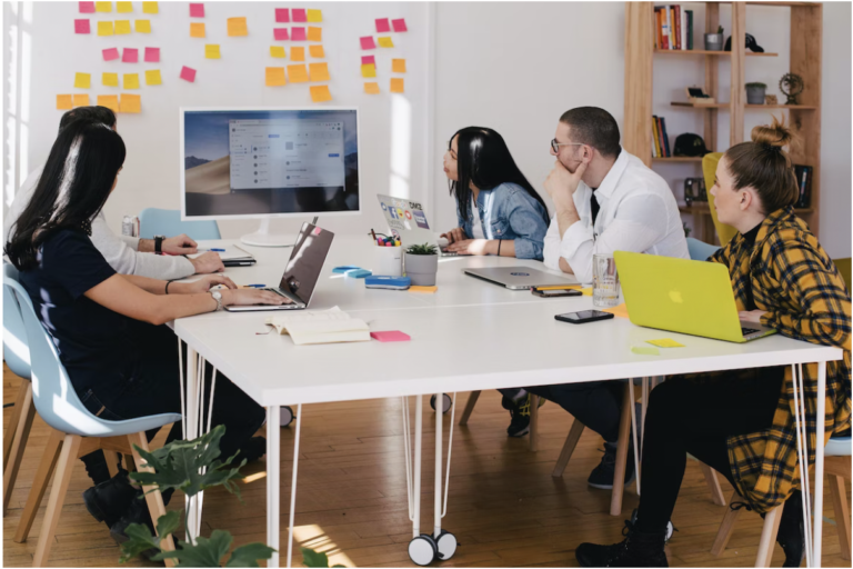 marketing help team watching presentation